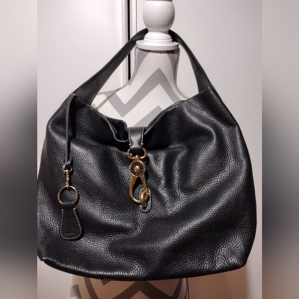 Dooney & Bourke/ Pebbled leather/ logo lock hobo/ black